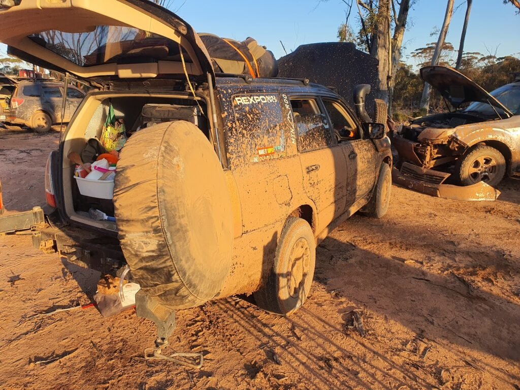 SUBARU SG Forester Mud Camping